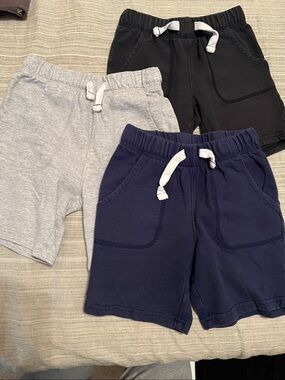 Boys 5T Black & Navy & Grey Sweat Short Set
